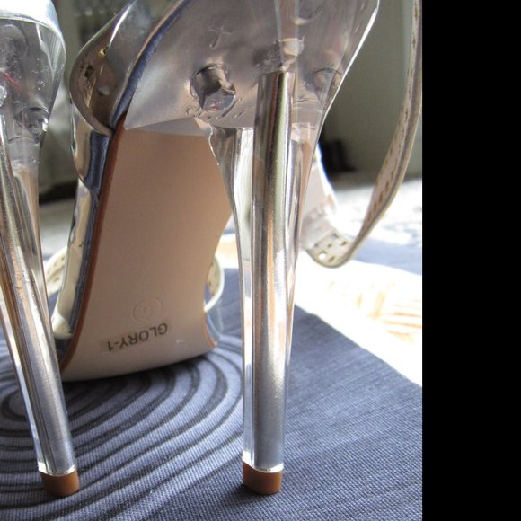 Cape Robbin Glory-1 Silver Crossover Sandal - Picture 9 of 14